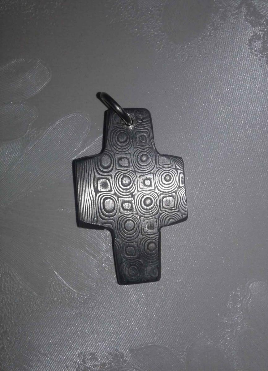 Kreuz aus Damaszenerstahl