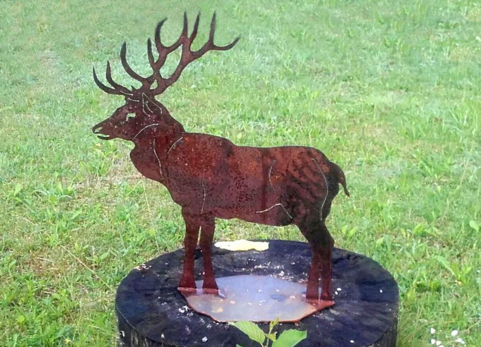Hirsch aus Metall